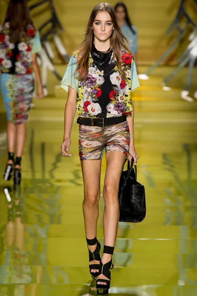Look 30
